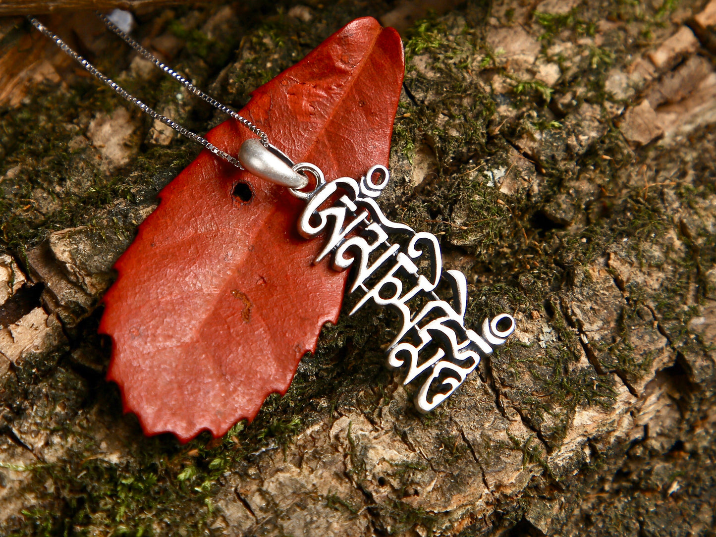 Tibetan mantra necklace, mindfulness Om Mani Pedme Hum necklace, Om necklace, Yoga necklace, buddhist necklace, tibetan necklace