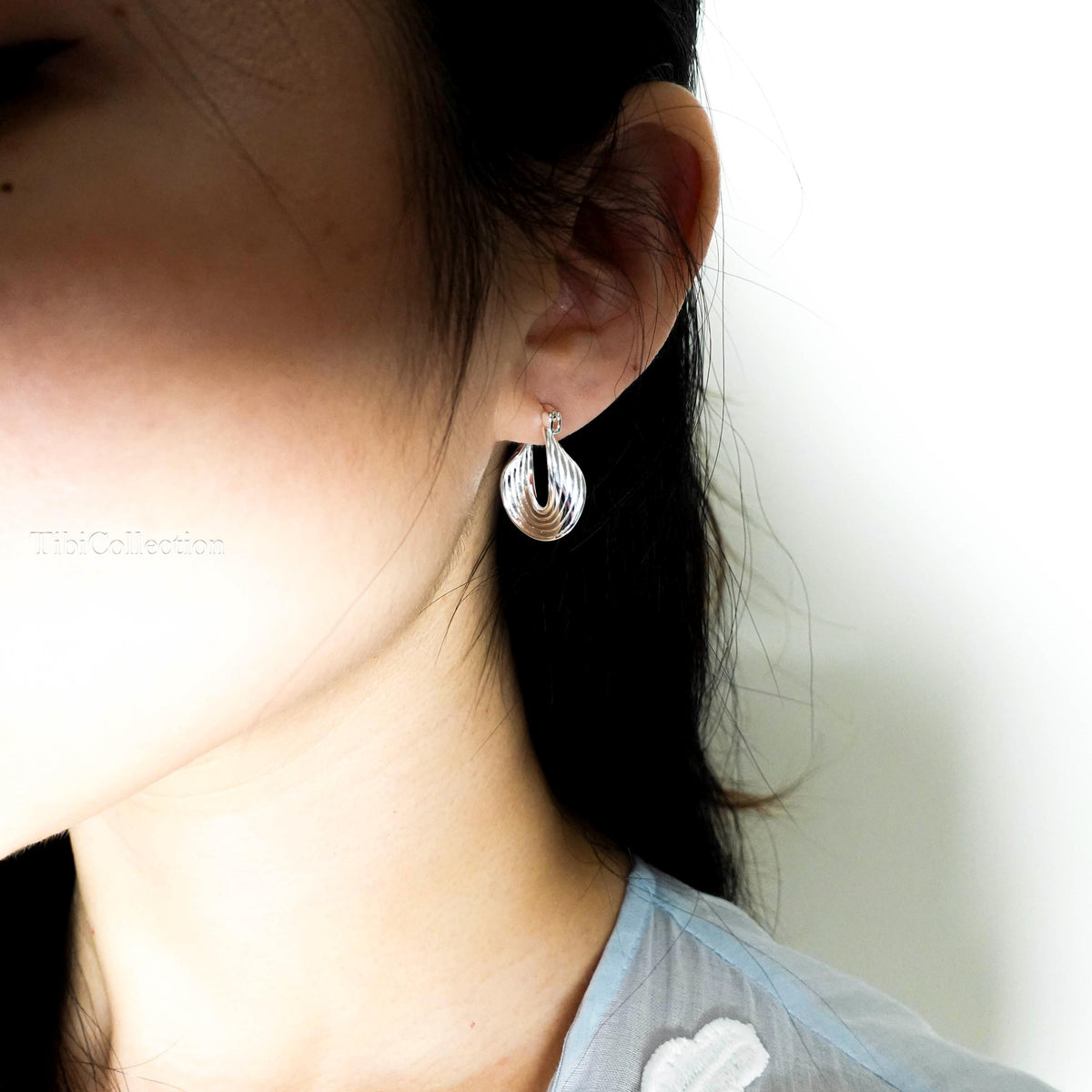 Sterling Silver Mobius Hoop Earrings, Eternal Twist Hoops, Celestial Infinity Earrings, Light Medium Hoops, Gift for Her