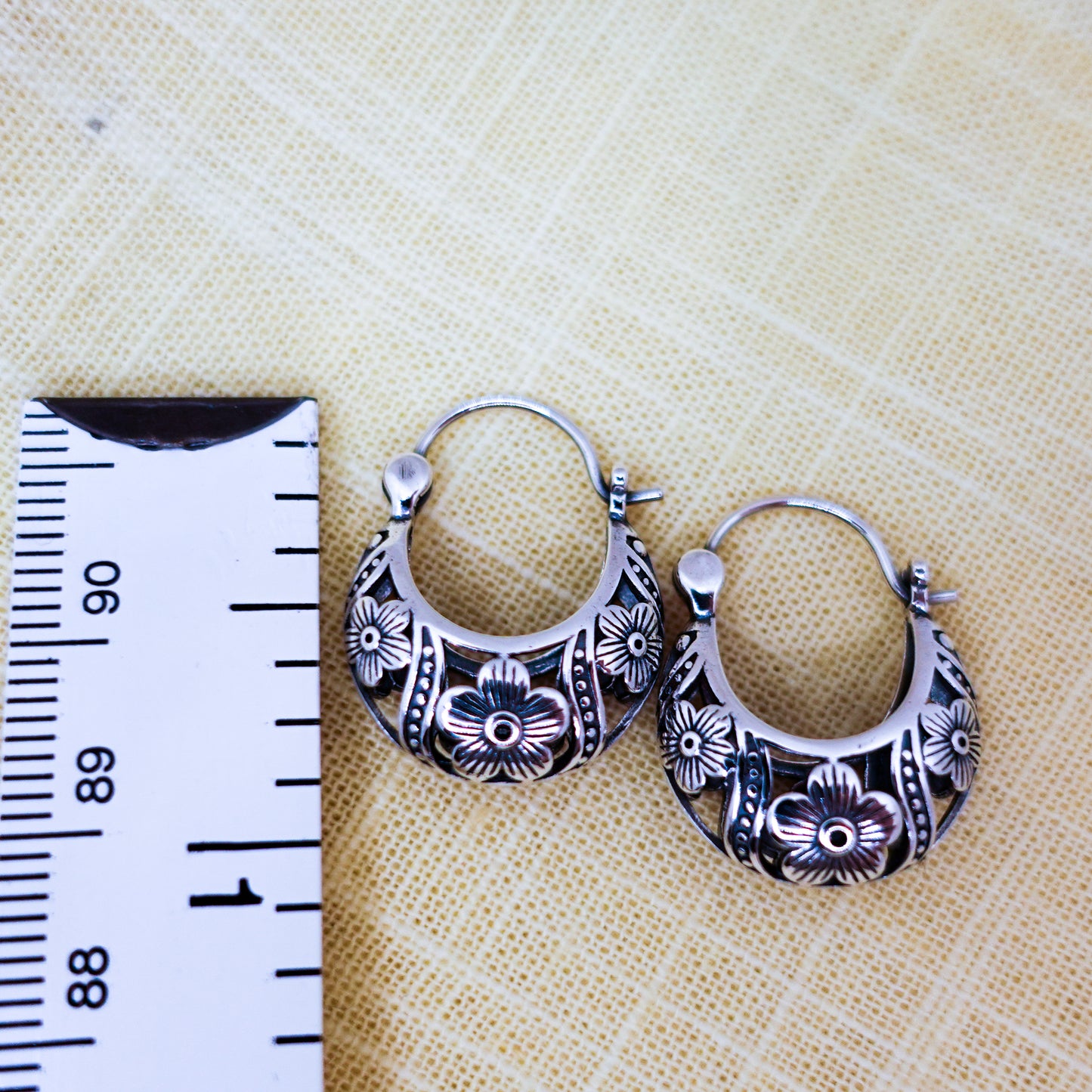 Sterling Silver Hoop Earrings, Filigree Vintage Hoop Earrings, Engraved Hollow Out Floral Small Hoop Earrings