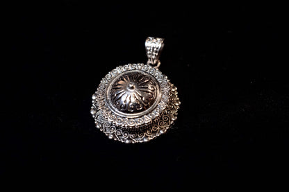 Sterling Silver Filigree Locket Necklace: Vintage Style Pendant