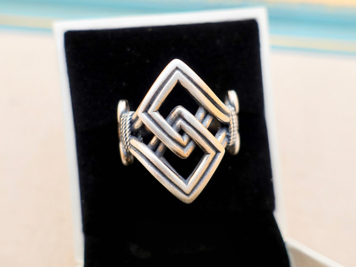 Adjustable Sterling Silver Celtic Knot Ring: Unisex Infinity Band