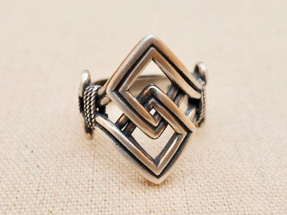 Adjustable Sterling Silver Celtic Knot Ring: Unisex Infinity Band