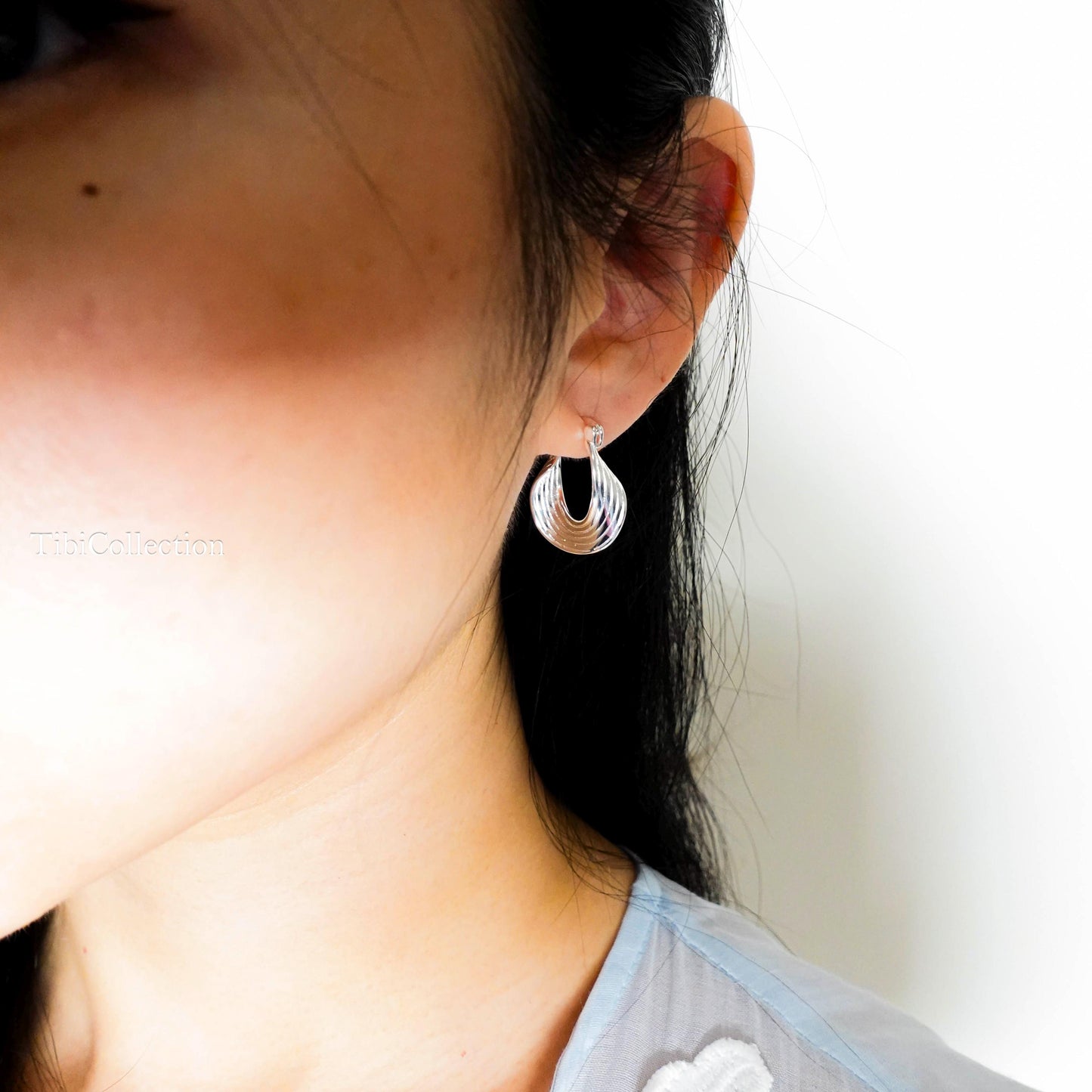 Sterling Silver Mobius Hoop Earrings, Eternal Twist Hoops, Celestial Infinity Earrings, Light Medium Hoops, Gift for Her