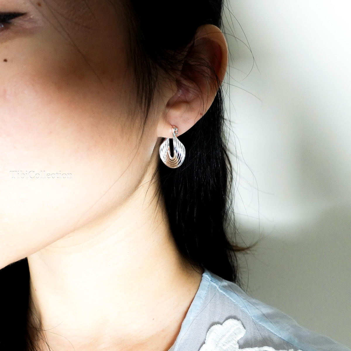 Sterling Silver Mobius Hoop Earrings, Eternal Twist Hoops, Celestial Infinity Earrings, Light Medium Hoops, Gift for Her