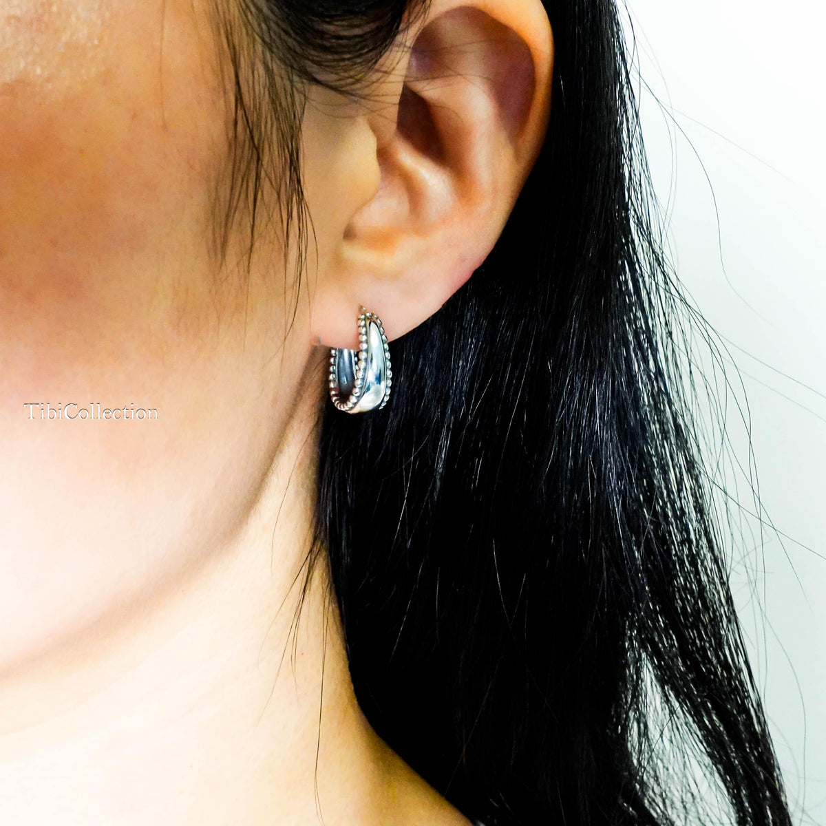 Sterling Silver Oval Huggie Hoop Earrings, Dome Chunky Hoops Vintage Jewerly Gift for Her