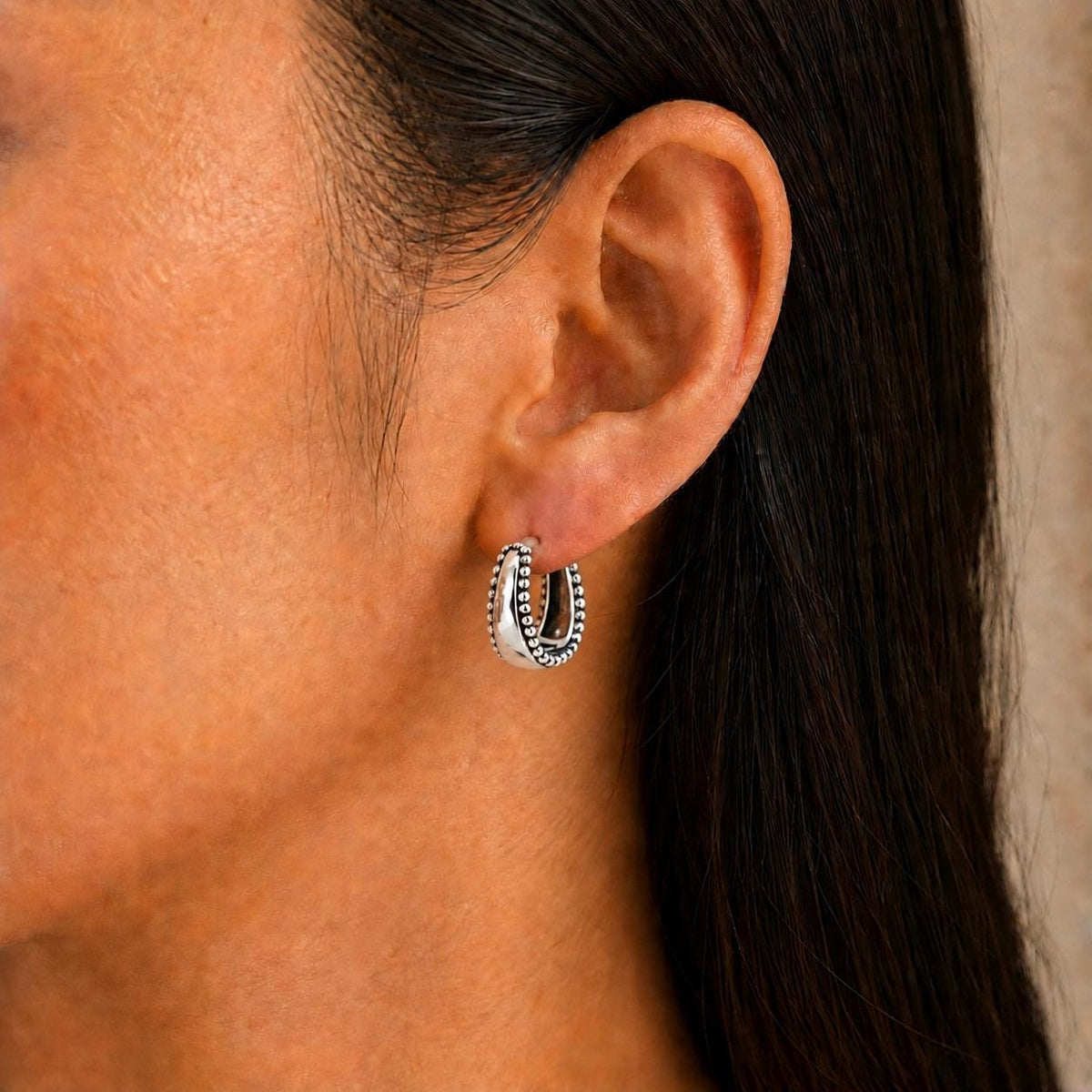 Sterling Silver Oval Huggie Hoop Earrings, Dome Chunky Hoops Vintage Jewerly Gift for Her